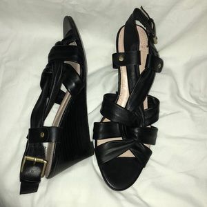 Johnston and Murphy wedges worn once 8.5